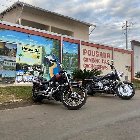 Pousada Caminho Das Cachoeiras ปิเรนนอโปลิส ภายนอก รูปภาพ